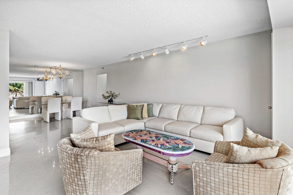 Image 6 of property listing at 4505 S Ocean Boulevard 306, Highland Beach, FL 33487