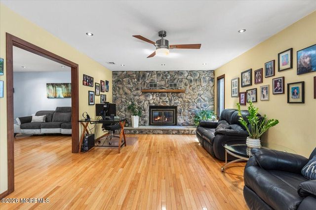 9 Manor Court, Manalapan, NJ 07726