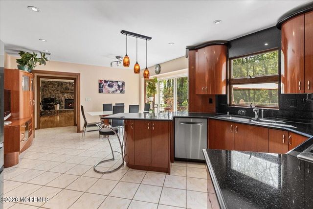 9 Manor Court, Manalapan, NJ 07726