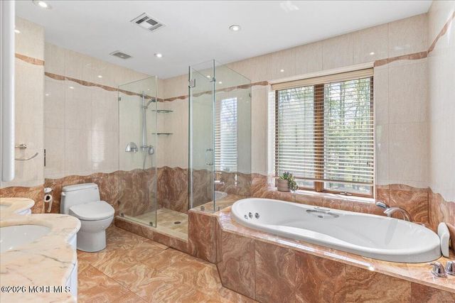 9 Manor Court, Manalapan, NJ 07726