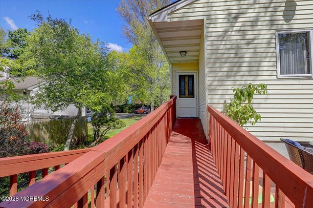 9 Manor Court, Manalapan, NJ 07726