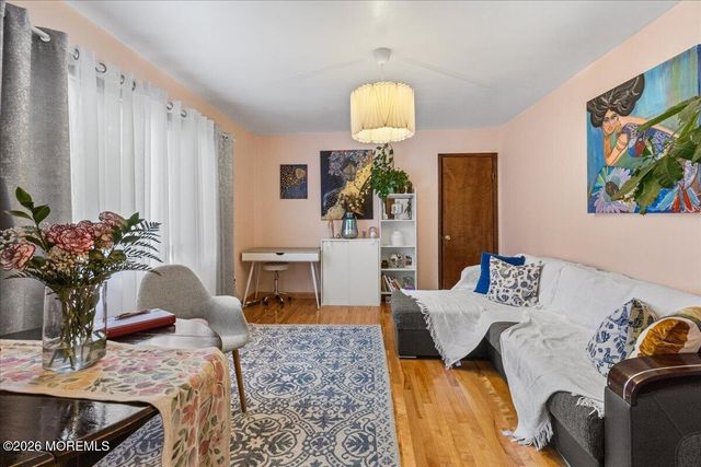 9 Manor Court, Manalapan, NJ 07726