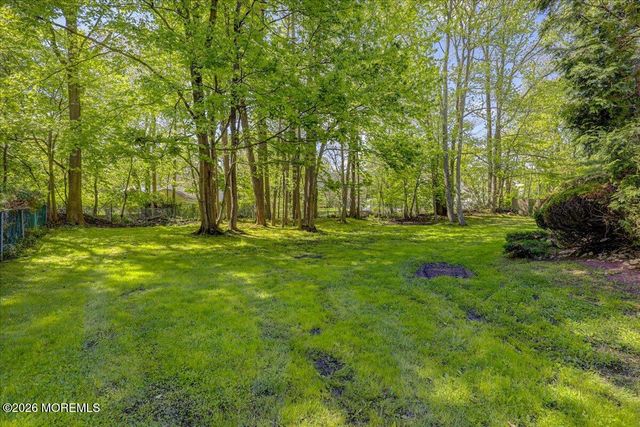9 Manor Court, Manalapan, NJ 07726