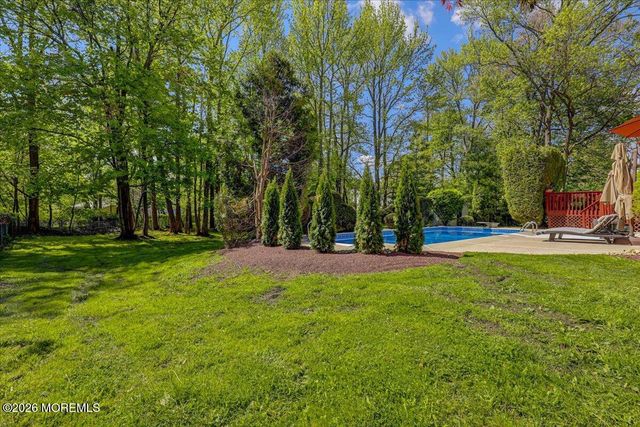 9 Manor Court, Manalapan, NJ 07726