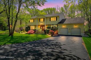 9 Manor Court, Manalapan, NJ 07726
