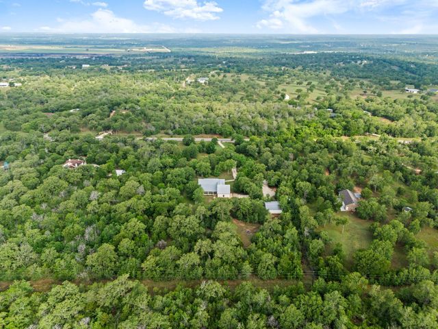 301 The Oaks BLVD, Elgin, TX 78621