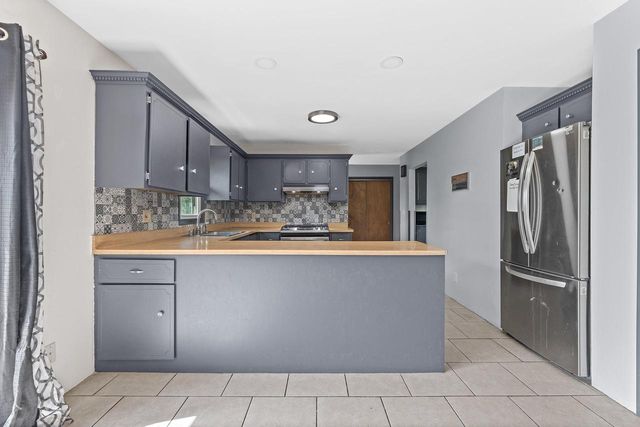 18775 Observatory ROAD, New Berlin, WI 53146