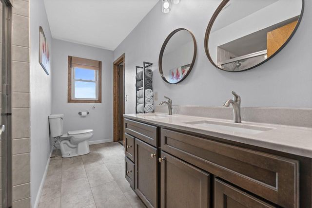 18775 Observatory ROAD, New Berlin, WI 53146