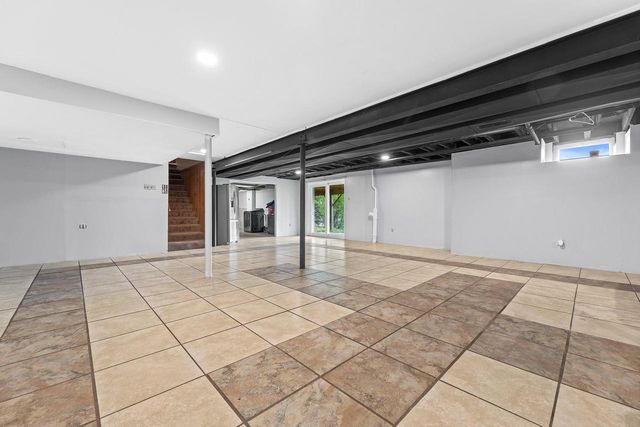 18775 Observatory ROAD, New Berlin, WI 53146