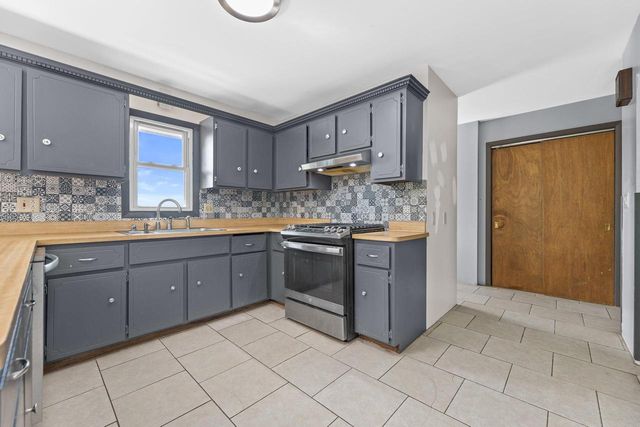 18775 Observatory ROAD, New Berlin, WI 53146