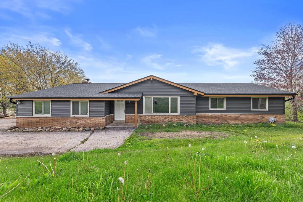 18775 Observatory ROAD, New Berlin, WI 53146