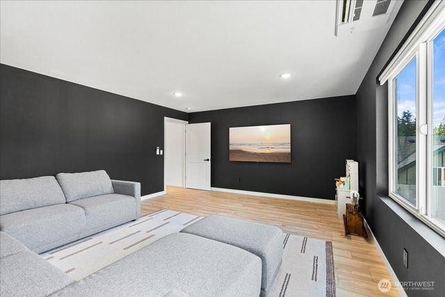 37235 55th Avenue S, Auburn, WA 98001