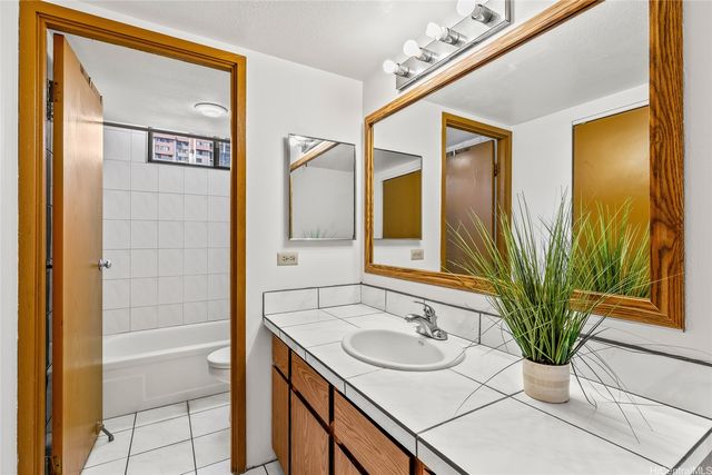 98-501 Koauka Loop A808, Aiea, HI 96701