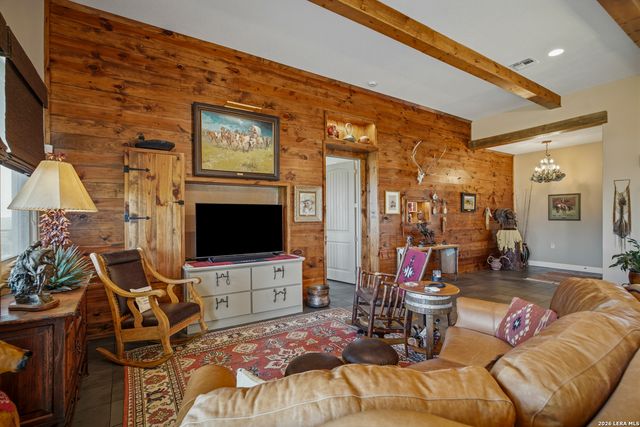 165 Settlers, Comfort, TX 78013