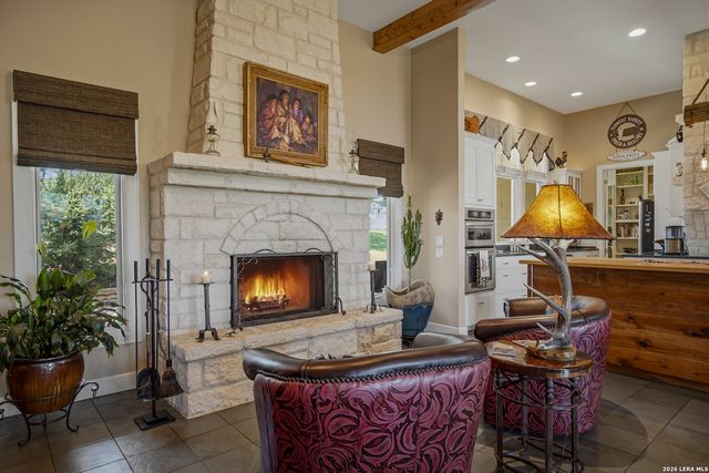 165 Settlers, Comfort, TX 78013