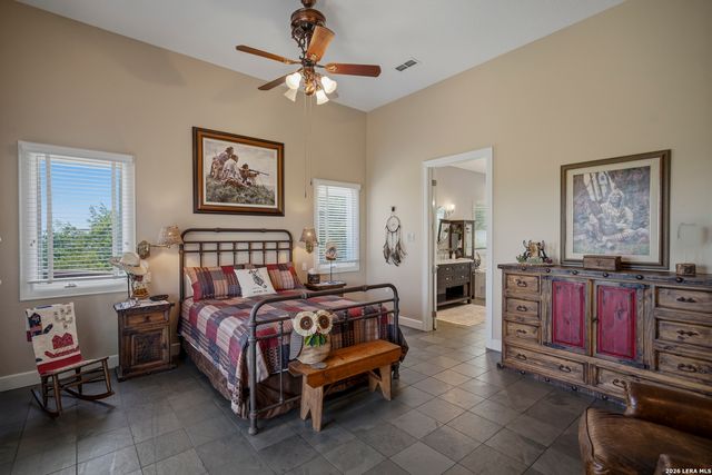 165 Settlers, Comfort, TX 78013
