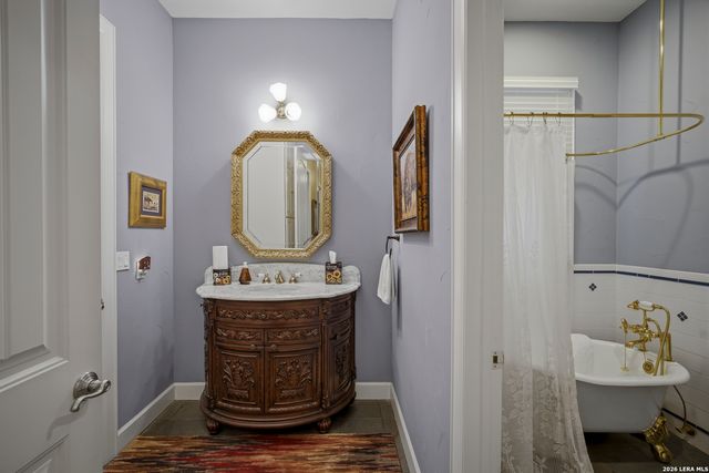 165 Settlers, Comfort, TX 78013