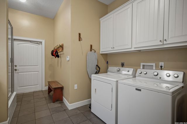 165 Settlers, Comfort, TX 78013