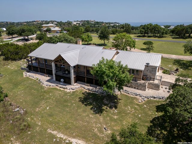 165 Settlers, Comfort, TX 78013
