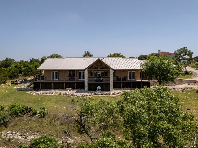 165 Settlers, Comfort, TX 78013