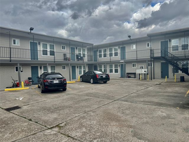 6705 Fairway Dr 4, Houston, TX 77087