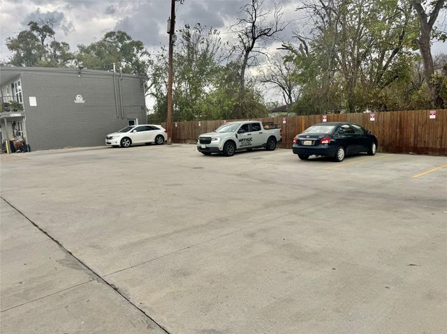 6705 Fairway Dr 4, Houston, TX 77087