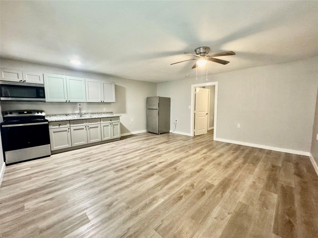 6705 Fairway Dr 4, Houston, TX 77087