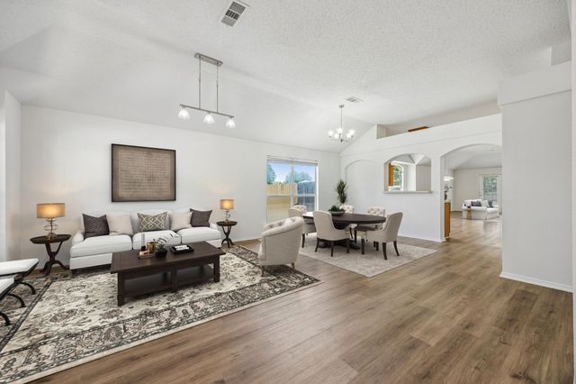 1001 Crane Circle, Saginaw, TX 76131