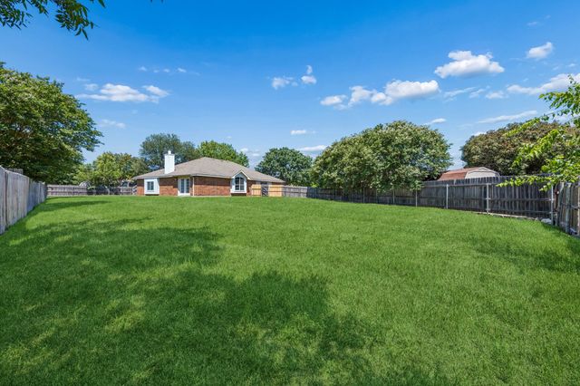 1001 Crane Circle, Saginaw, TX 76131