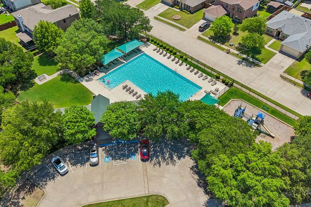 1001 Crane Circle, Saginaw, TX 76131