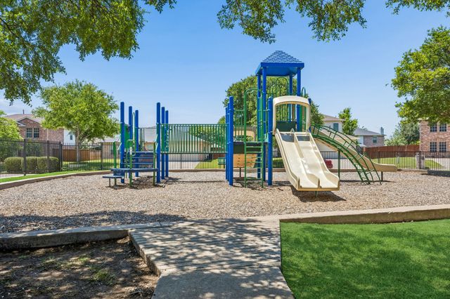 1001 Crane Circle, Saginaw, TX 76131