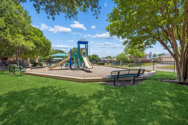 1001 Crane Circle, Saginaw, TX 76131