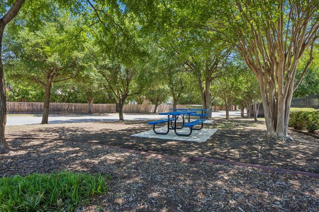 1001 Crane Circle, Saginaw, TX 76131