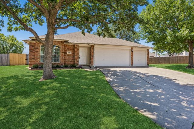 1001 Crane Circle, Saginaw, TX 76131