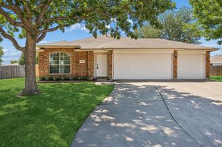 1001 Crane Circle, Saginaw, TX 76131
