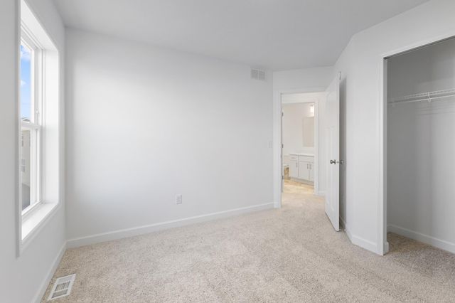 5072 Windlass Drive, Woodbury, MN 55129