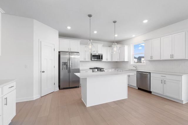 5072 Windlass Drive, Woodbury, MN 55129