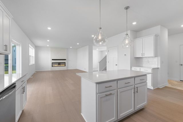 5072 Windlass Drive, Woodbury, MN 55129