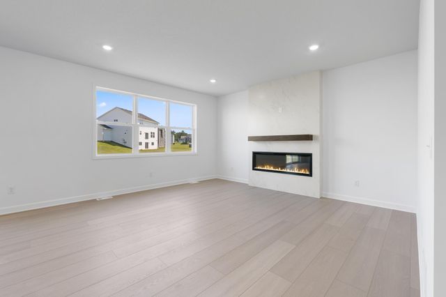 5072 Windlass Drive, Woodbury, MN 55129