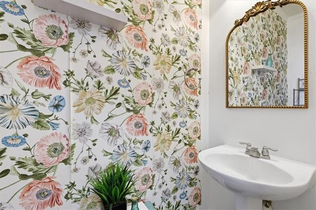 1076 N Village Drive, Decatur, GA 30032