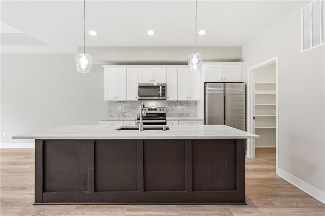 21843 W 123rd Terrace, Olathe, KS 66061