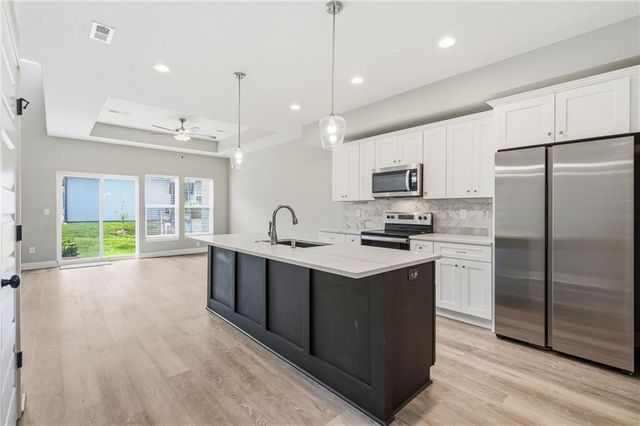 21843 W 123rd Terrace, Olathe, KS 66061