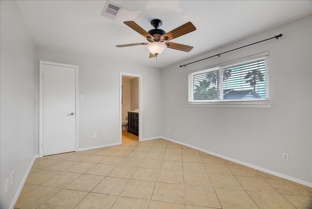 1180 Sailfish Street, Bayou Vista, TX 77563