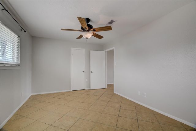 1180 Sailfish Street, Bayou Vista, TX 77563