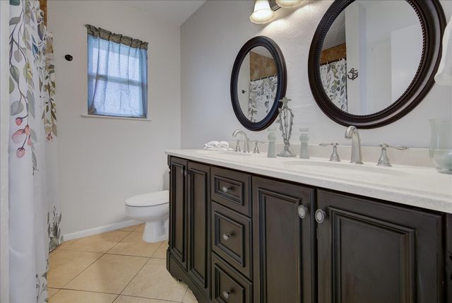 1180 Sailfish Street, Bayou Vista, TX 77563