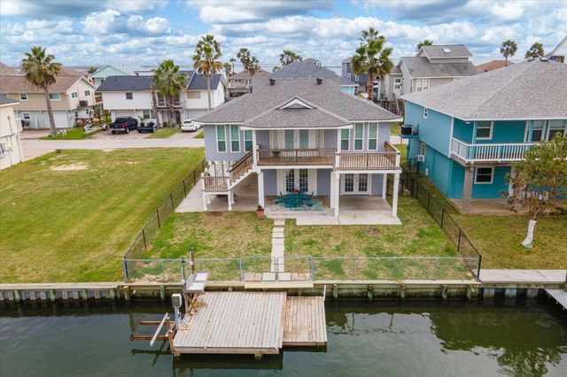 1180 Sailfish Street, Bayou Vista, TX 77563