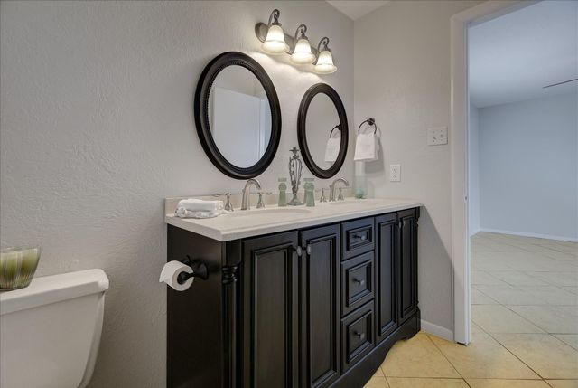 1180 Sailfish Street, Bayou Vista, TX 77563