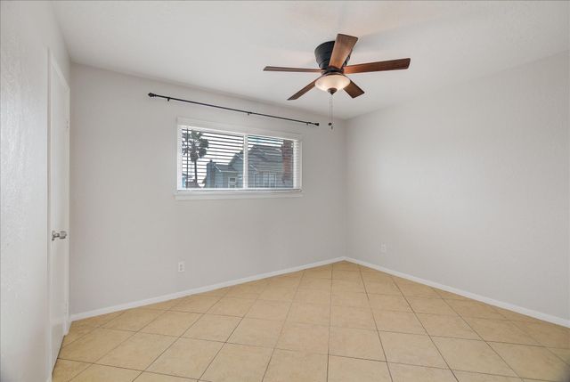 1180 Sailfish Street, Bayou Vista, TX 77563