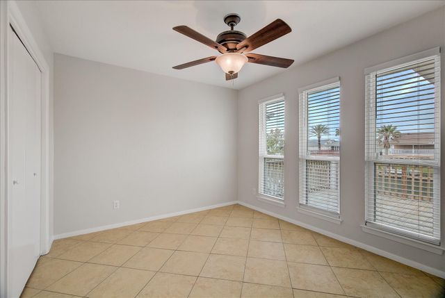 1180 Sailfish Street, Bayou Vista, TX 77563