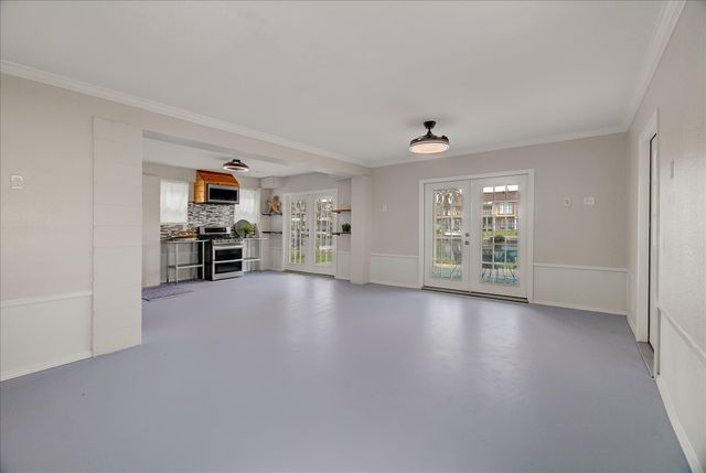 1180 Sailfish Street, Bayou Vista, TX 77563